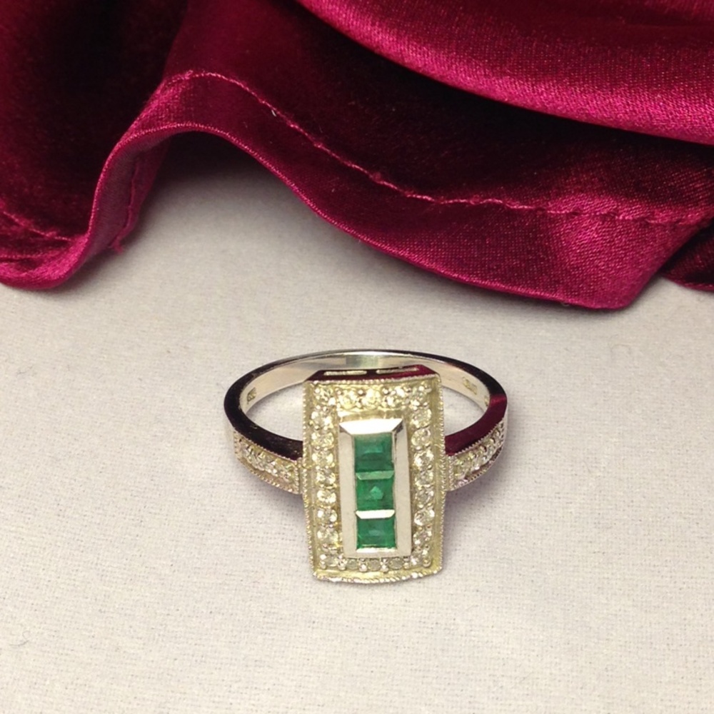 14K Emerald & Diamond Ring